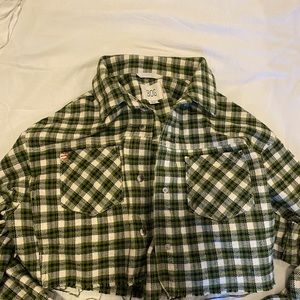 URBAN OUTFITTERS CROPPED FLANNEL